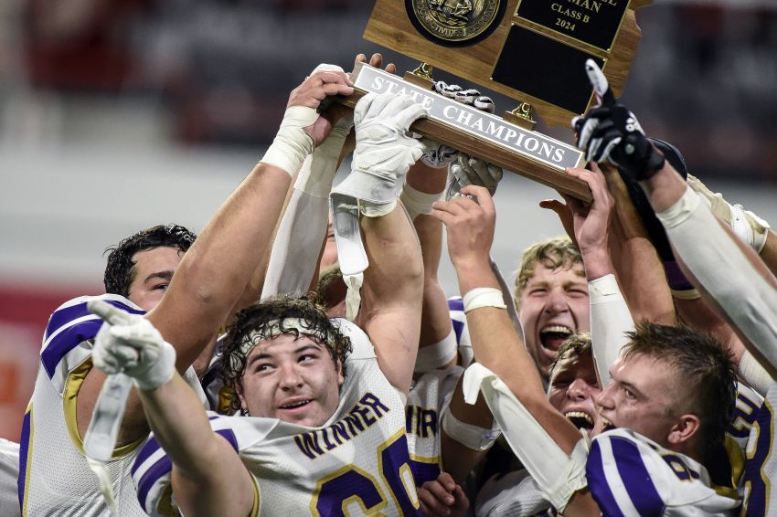 â€˜10 For 60â€™ - Tradition lives on as Winner captures 10th state football title in memory of Harvey Naasz
