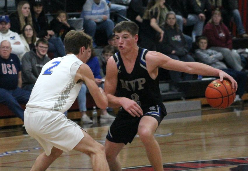 Reed Rus does it all for Mount Vernon/Plankinton 
