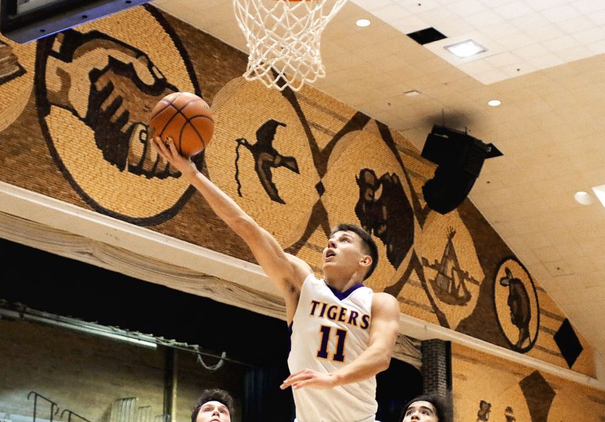 White River tops Aberdeen Christian in top-five matchup 