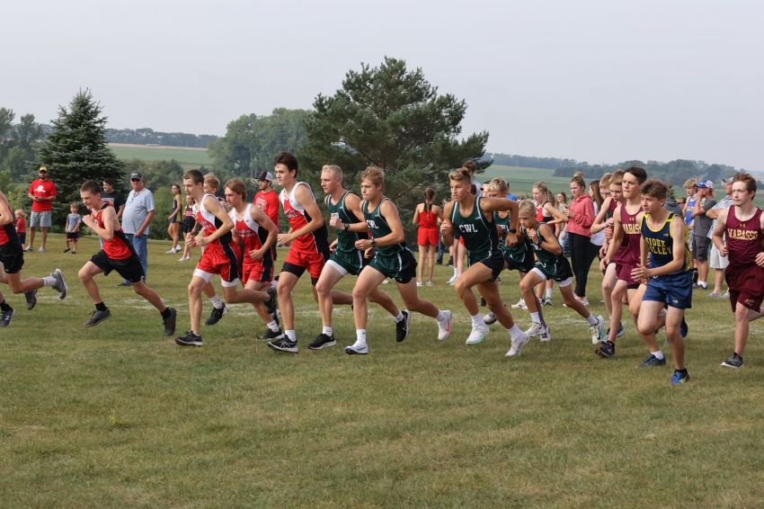 Baltic boys, Flandreau girls secure team titles at MCM cross-country meet