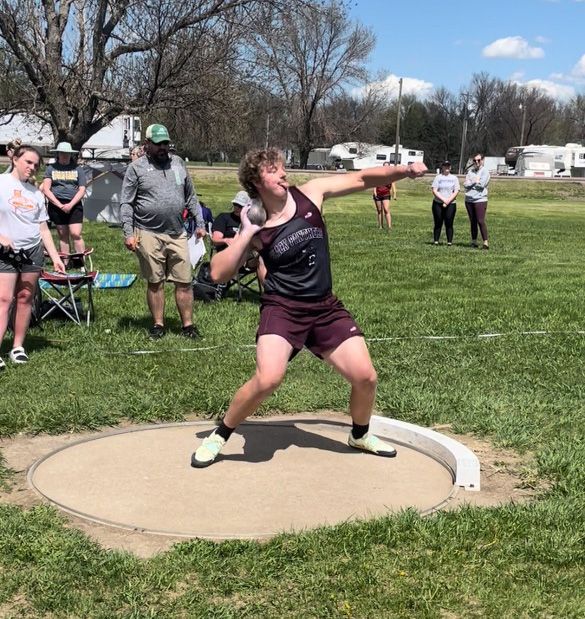 Self-taught Platte-Geddes shot putter Lee Reiser emerges as Class B contender