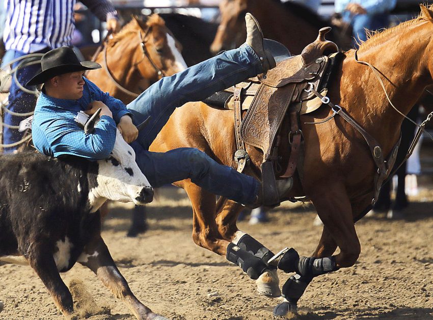 Buffaloâ€™s Grey Gilbert looking sharp heading to National High School Rodeo Finals