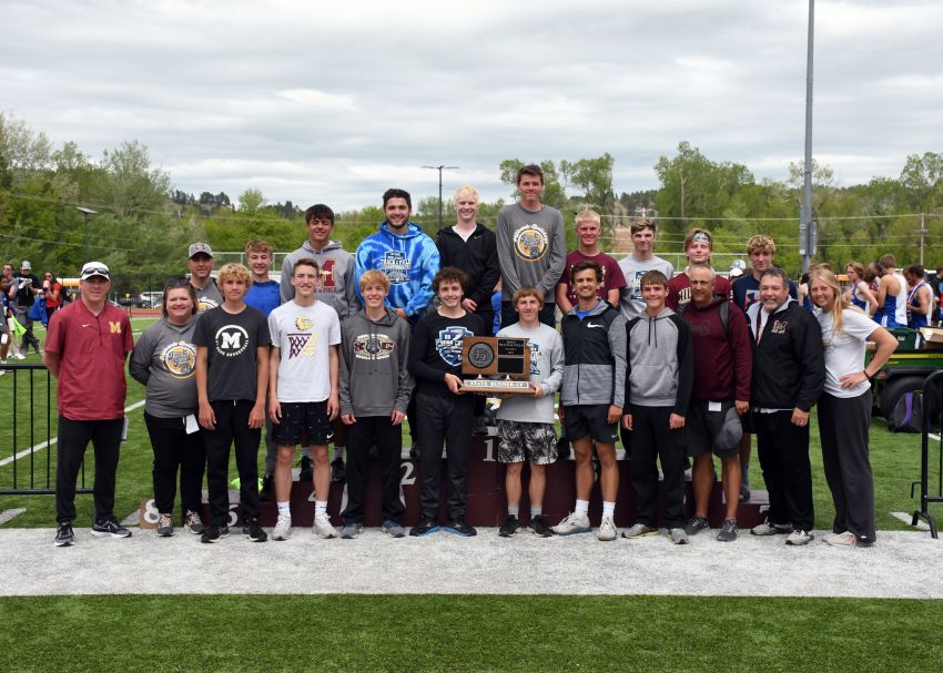 Seniors Schwenn, Batchelor will have Milbank in Class A track and field title hunt