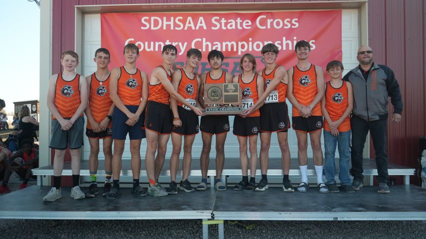 Philipâ€™s Ralph Kroetch, Sioux Falls Christianâ€™s Luke VanderLeest are USTFCCCA cross-country coaches of the year 