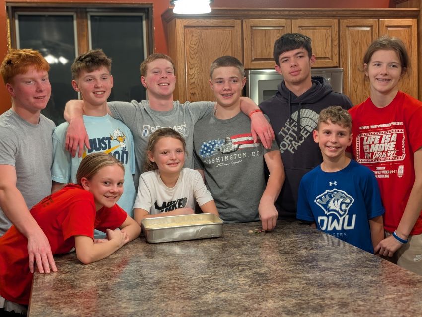 Mike and Terri Mebius set for an incredible journey to follow grandsons at 2025 state basketball tournaments 