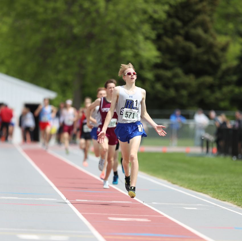 Simeon Birnbaum runs fastest high school mile in South Dakota history