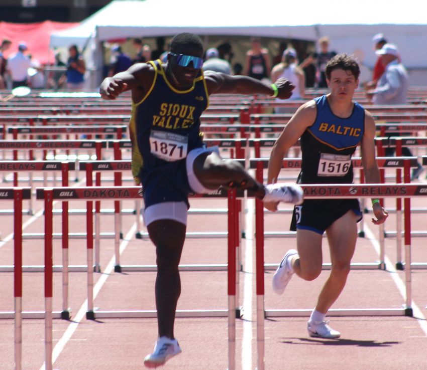 Sioux Valley boys, De Smet girls win team titles at Vince Relays
