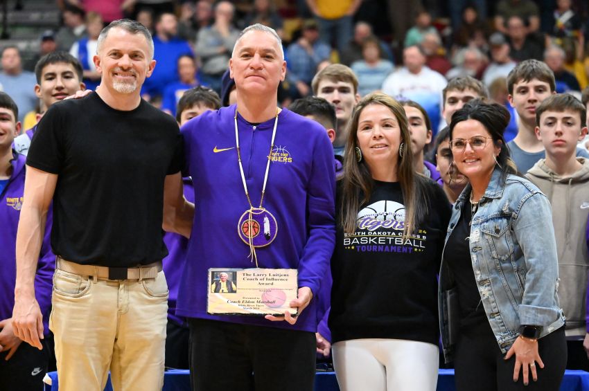 â€˜Thatâ€™s a White River award - Eldon Marshall receives first-ever Larry Luitjens Coach of Influence Award