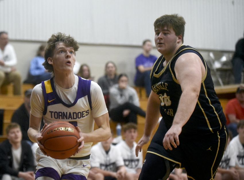 Feb. 22 Boys Basketball Roundup - Centerville captures Great Plains Conference championship over Gayville-Volin 