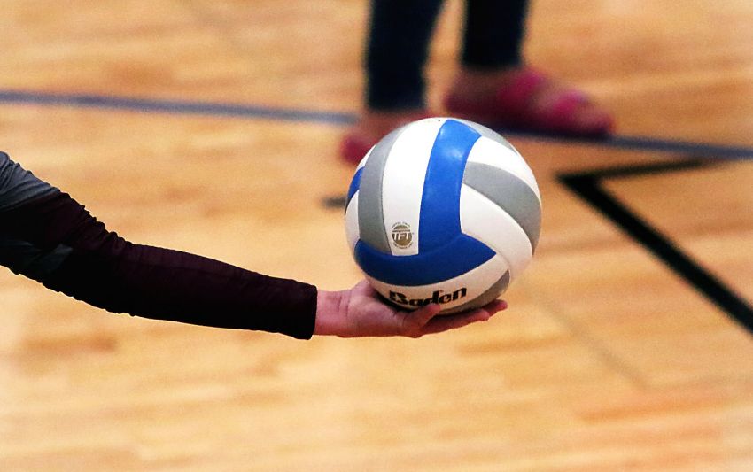 Sept. 11 Volleyball Roundup - Langford Area edges Britton-Hecla in five-set match 