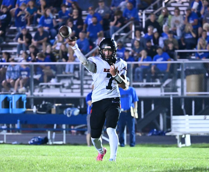 Holden Havlik uses wrestling background to help excel as WWSSCâ€™s quarterback 