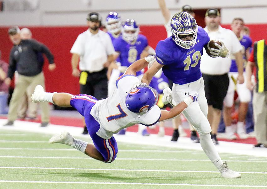 Wall Eagles land six players on Class 9AA all-state team 