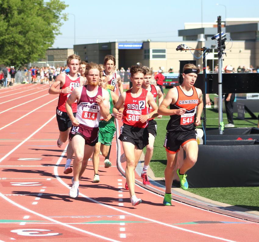 Lane Krautschun adds to Bison distance tradition 