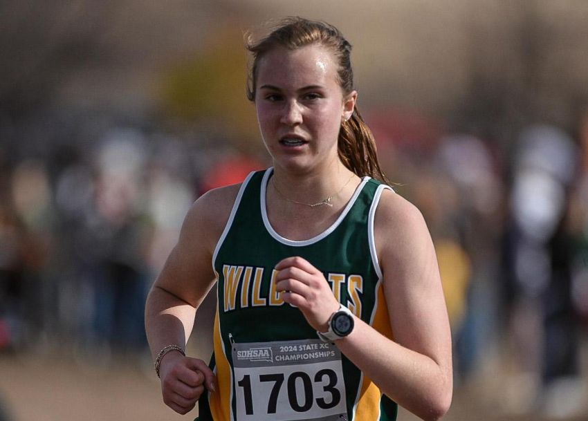 Class B girls cross-country top-25 individual results and team scores 