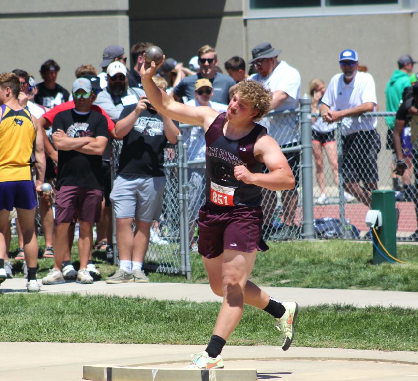 Platte-Geddes' Lee Reiser surpasses expectations, wins Class B shot put 