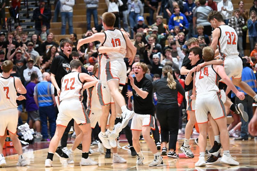 Howard prevails over De Smet in Class B overtime thriller 